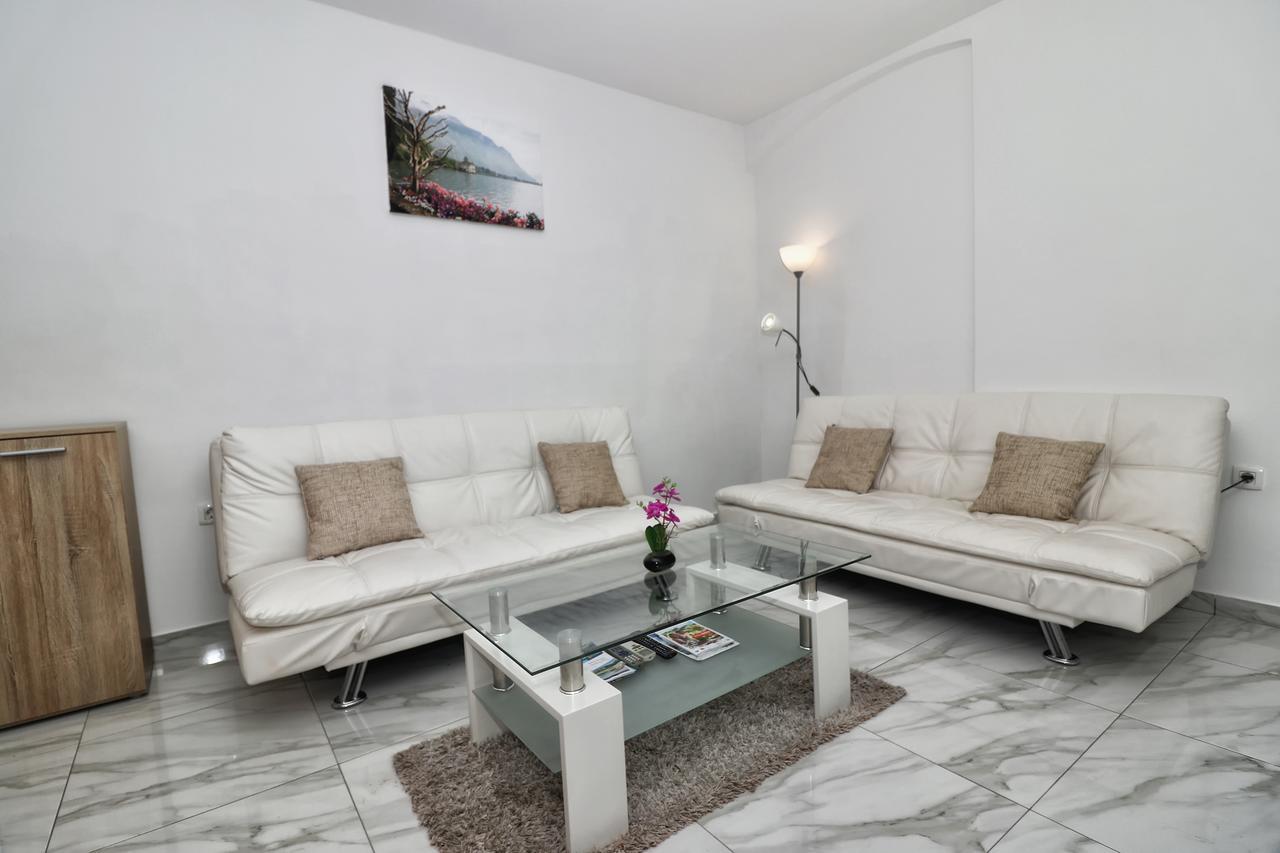 Apartma Amalia *